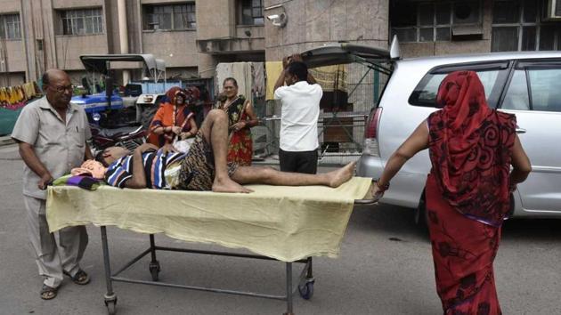 Officials say there are enough stretchers and also people deployed to assist patients.(HT photo) Officials say there are enough stretchers and also people deployed to assist patients.(HT photo)