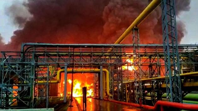 Smoke billows from a fire at an Oil and Natural Gas Corporation's gas processing plant in Uran area near Navi Mumbai, Tuesday, Sept 3, 2019 (PTI) Smoke billows from a fire at an Oil and Natural Gas Corporation's gas processing plant in Uran area near Navi Mumbai, Tuesday, Sept 3, 2019 (PTI)