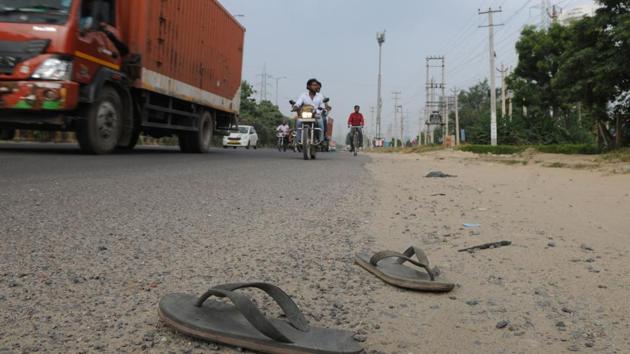 A view of the spot where a speeding Range Rover (Discovery) car crushed two boys on Sunday night at Golf Course Extension road near Vatika City Chowk, in Gurugram. (Parveen Kumar/HT Photo) A view of the spot where a speeding Range Rover (Discovery) car crushed two boys on Sunday night at Golf Course Extension road near Vatika City Chowk, in Gurugram. (Parveen Kumar/HT Photo)