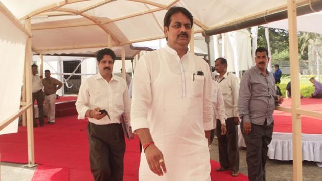 A minister for four consecutive terms in Congress-NCP governments, Patil has had a warm rapport with the NCP president. (HT image) A minister for four consecutive terms in Congress-NCP governments, Patil has had a warm rapport with the NCP president. (HT image)