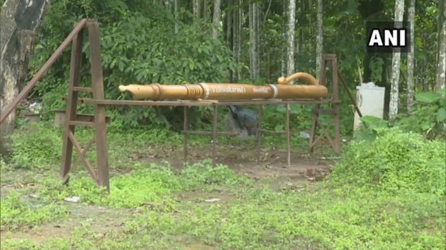 The 19.5 ft long wooden pen is currently on display.(Twitter/@ANI) The 19.5 ft long wooden pen is currently on display.(Twitter/@ANI)