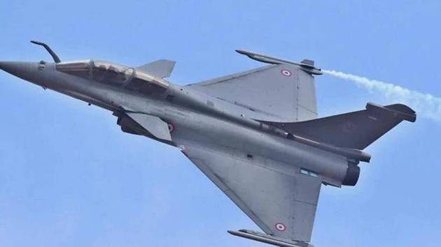 IAF had told the French government that the formal induction ceremony of the first of the 36 jets on order should be held in the third week of September, within three years of the signing of the contract. (HT FILE) IAF had told the French government that the formal induction ceremony of the first of the 36 jets on order should be held in the third week of September, within three years of the signing of the contract. (HT FILE)