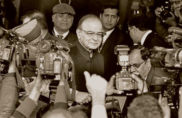Arun Jaitley was a great strategist in legal matters, and would meticulously make handwritten notes during briefings. He was always thorough(Mohd Zakir / Hindustan Times)