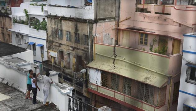 A view of the house that collapsed at Bowbazar area due to the underground metro rail work, in Kolkata. The Kolkata Metro Railway Corporation (KMRC) on Tuesday informed the Calcutta high court that it had stopped underground construction on the East-West Metro corridor, following Sunday’s damage to several houses in the central parts of the city during a tunnel-boring work. (Samir Jana / HT Photo) A view of the house that collapsed at Bowbazar area due to the underground metro rail work, in Kolkata. The Kolkata Metro Railway Corporation (KMRC) on Tuesday informed the Calcutta high court that it had stopped underground construction on the East-West Metro corridor, following Sunday’s damage to several houses in the central parts of the city during a tunnel-boring work. (Samir Jana / HT Photo)