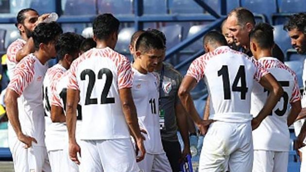 Igor Stimac, head coach of India, gives instruction to his team. (Getty Images) Igor Stimac, head coach of India, gives instruction to his team. (Getty Images)