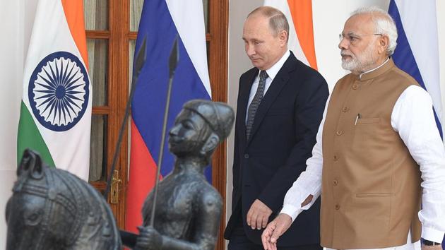 Prime Minister Narendra Modi accompanied by President Vladimir Putin during the visit to the shipyard. (Sonu Mehta/HT PHOTO) Prime Minister Narendra Modi accompanied by President Vladimir Putin during the visit to the shipyard. (Sonu Mehta/HT PHOTO)