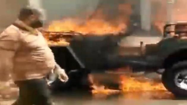 Indrajitsinh Jadeja (33) allegedly set his jeep on fire at Kotharia road.(Videograb from Youtube/@PehliPass)