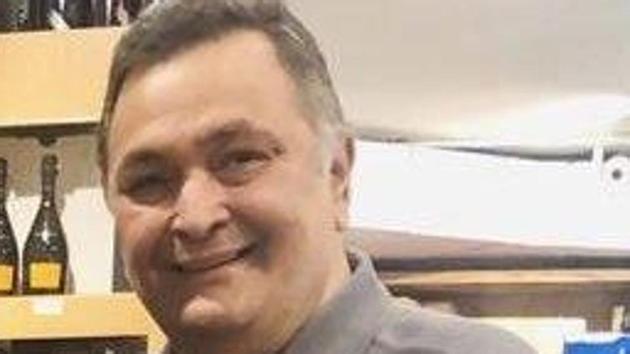 While Rishi Kapoor has been eagerly waiting to get back home and has been tweeting about missing home.