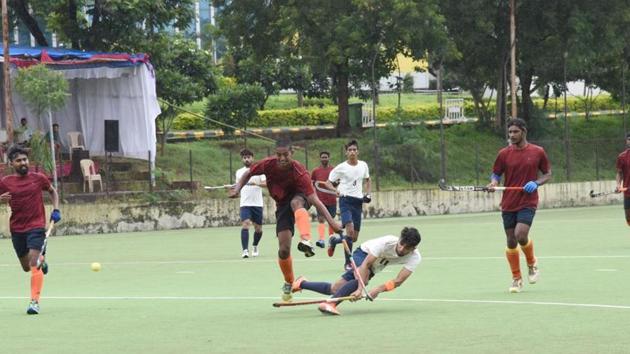 Bhopal (white) defeated Hyderabad at Balewadi on Thursday. (HT PHOTO) Bhopal (white) defeated Hyderabad at Balewadi on Thursday. (HT PHOTO)