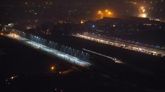 An aerial view of six-lane bridge across Yamuna Expressway parallel to Kalindi Kunj Barrage, in Noida. (Virendra Singh Gosain/HT PHOTO) An aerial view of six-lane bridge across Yamuna Expressway parallel to Kalindi Kunj Barrage, in Noida. (Virendra Singh Gosain/HT PHOTO)