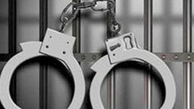 A 46-year-old man who was allegedly involved in several vehicle theft and chain snatching cases was arrested by the Navi Mumbai crime branch last week.