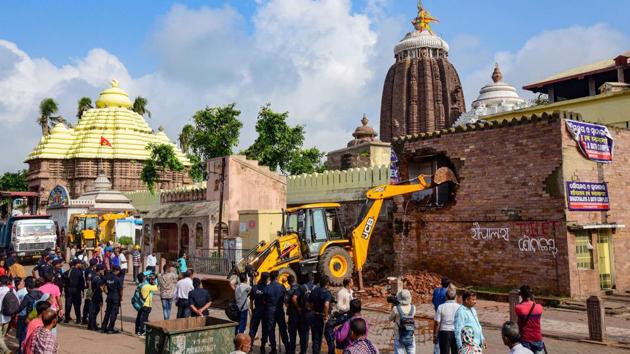 The expansion of the road around the Jagannath Temple in Puri is necessary for the smooth organization of the Nagarjuna Besa next year that will take place after a gap of 25 years.(PTI PHOTO.)