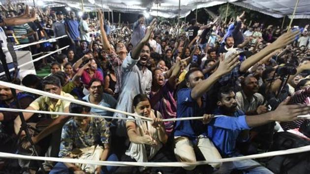 Students cheer during a JNU presidential debate for the students’ union election, at JNU Campus, in New Delhi, India, on Thursday, September 5, 2019 (Sanjeev Verma/HT PHOTO) Students cheer during a JNU presidential debate for the students’ union election, at JNU Campus, in New Delhi, India, on Thursday, September 5, 2019 (Sanjeev Verma/HT PHOTO)