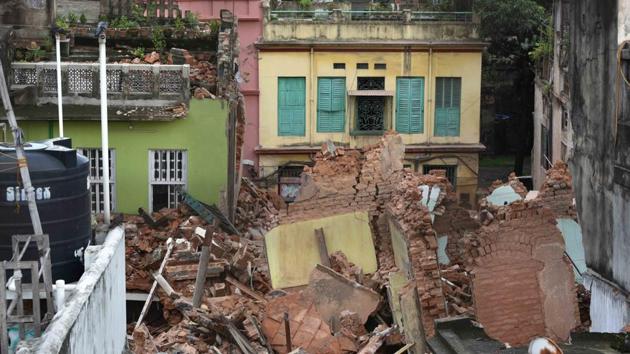 A house that collapsed at Bowbazar area due to the underground metro rail work, in Kolkata, West Bengal. (Samir Jana / HT Photo) A house that collapsed at Bowbazar area due to the underground metro rail work, in Kolkata, West Bengal. (Samir Jana / HT Photo)