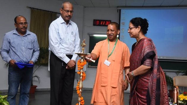 CM Yogi Adityanath, government’s economic advisor KV Raju and IIM-L director Professor Archana Shukla at the inauguration of the novel crash course on leadership and governance for UP ministers(Dheeraj Dhawan/HT photo)