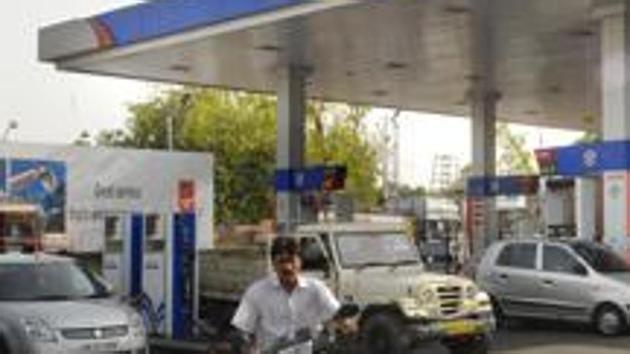 Police arrested two men who had allegedly killed a petrol pump employee on June 28 in Jewar. (HT Photo) Police arrested two men who had allegedly killed a petrol pump employee on June 28 in Jewar. (HT Photo)