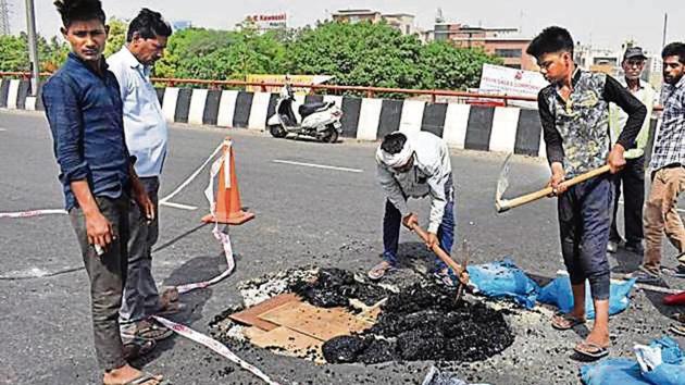 The Jaipur-Delhi side of the flyover was damaged on May 8 this year. This was the second time it was damaged in a year.(HT File) The Jaipur-Delhi side of the flyover was damaged on May 8 this year. This was the second time it was damaged in a year.(HT File)
