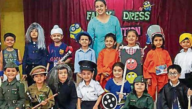 Students came dressed as revolutionaries, including PV Sindhu, Chandra Shekhar Azad, PM Narendra Modi and Jawaharlal Nehru among others. (HT) Students came dressed as revolutionaries, including PV Sindhu, Chandra Shekhar Azad, PM Narendra Modi and Jawaharlal Nehru among others. (HT)