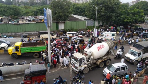 A two-wheeler rider came under the wheels of a PMC garbage truck, died before he could reach the hospital.(HT/PHOTO)