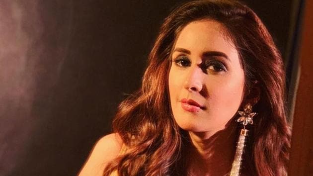 Chahatt Khanna has claimed to have left film offers due to casting couch.