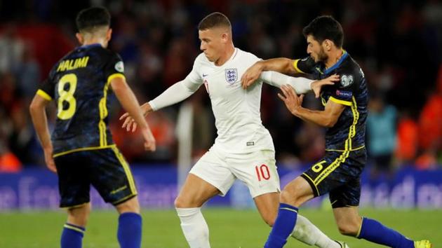 England's Ross Barkley in action with Kosovo's Anel Raskaj and Besar Halimi. (Action Images via Reuters) England's Ross Barkley in action with Kosovo's Anel Raskaj and Besar Halimi. (Action Images via Reuters)