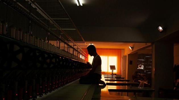 Ahmed, who studied English literature in Syria to become a translator, worked 14-hour shifts at a textile factory in Izmir where the couple moved after they married. Hanin’s mother packed nuts in a factory while her father sold Syrian cigarettes. They aimed to save $3,000 that they would need to make it to Greece, their first stop on the way to Germany. (Ekaterina Anchevskaya / REUTERS) 