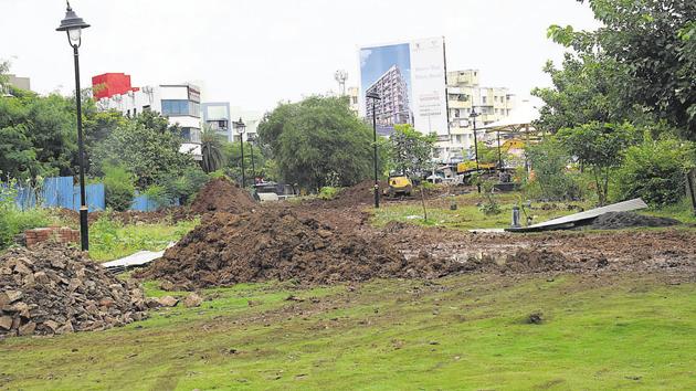 Work in progress at the linear garden at Pimple Saudagar in Pune, India, on Tuesday,September 10, 2019. (HT PHOTO) Work in progress at the linear garden at Pimple Saudagar in Pune, India, on Tuesday,September 10, 2019. (HT PHOTO)