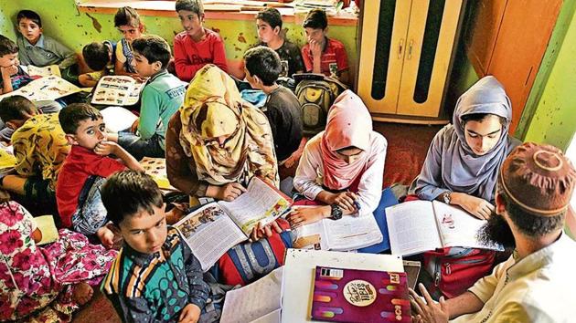 Children attend tuition classes in Srinagar.(HT FILE) Children attend tuition classes in Srinagar.(HT FILE)
