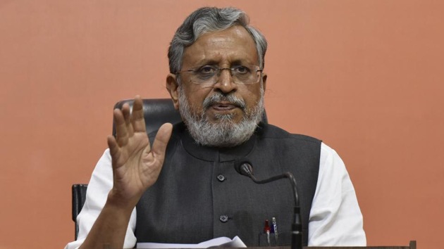 JD (U) national general secretary Shyam Rajak hit back, terming the BJP MLC’s statement as “faltu” [useless]. He said the PM Modi himself had spoken highly of Kumar’s social and developmental initiatives.(HT image)