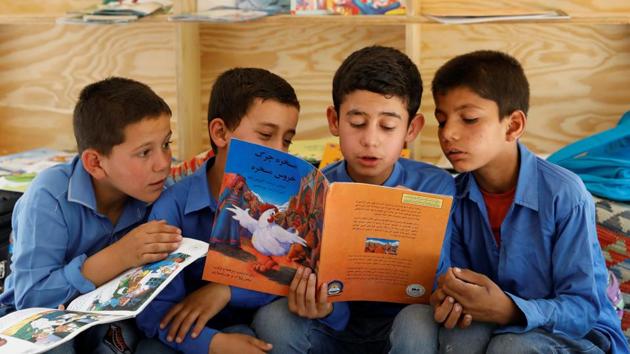 Nearly 1.1 million (11 lakh) students of Lucknow will together take part in a monthly book reading session ‘Padhe Lucknow’ which will be launched on October 1. (Representational image)(REUTERS) Nearly 1.1 million (11 lakh) students of Lucknow will together take part in a monthly book reading session ‘Padhe Lucknow’ which will be launched on October 1. (Representational image)(REUTERS)