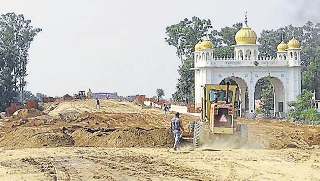 Construction work in progress on the Kartarpur Corridor at Dera Baba Nanak district of Punjab’s Gurdaspur. (HT Correspondent) Construction work in progress on the Kartarpur Corridor at Dera Baba Nanak district of Punjab’s Gurdaspur. (HT Correspondent)