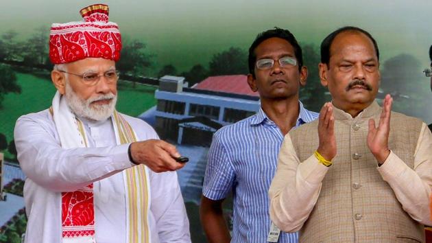 Prime Minister Narendra Modi with Jharkhand Chief Minister of Raghubar Das during a function for the inauguration of the new Jharkhand Assembly building and other projects in Ranchi, Jharkhand, Thursday, Sept. 12, 2019. (PTI) Prime Minister Narendra Modi with Jharkhand Chief Minister of Raghubar Das during a function for the inauguration of the new Jharkhand Assembly building and other projects in Ranchi, Jharkhand, Thursday, Sept. 12, 2019. (PTI)