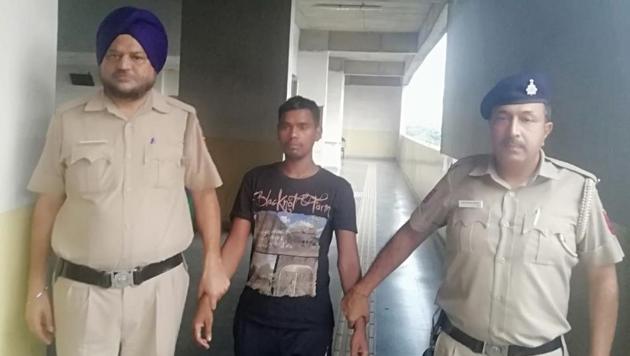The girl’s parents had found Kamlesh clenching their daughter’s neck between his legs, with blood oozing from her throat. (HT PHOTO) The girl’s parents had found Kamlesh clenching their daughter’s neck between his legs, with blood oozing from her throat. (HT PHOTO)