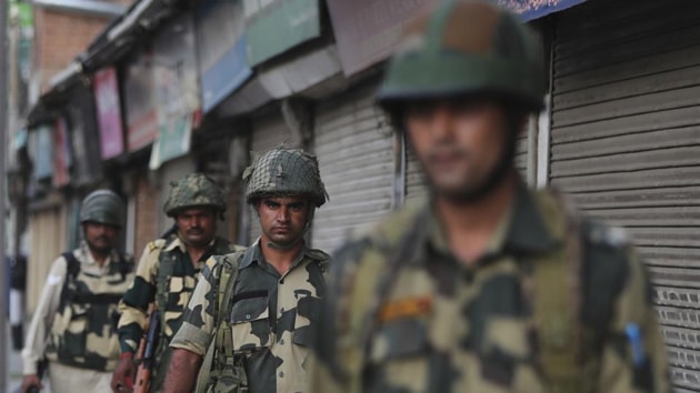 Google Trends also gives data on the most related queries that users search for. Users across the globe actively searched for news from Kashmir in August.(HT image)