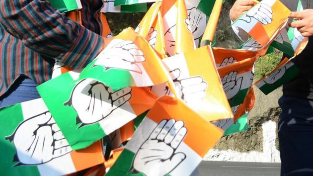The Congress and Nationalist Congress Party (NCP) held one more round of discussion over sharing of seats, and have decided to share at least 35 seats with the smaller allies and the remaining 250 equally between them. (HT Photo) The Congress and Nationalist Congress Party (NCP) held one more round of discussion over sharing of seats, and have decided to share at least 35 seats with the smaller allies and the remaining 250 equally between them. (HT Photo)