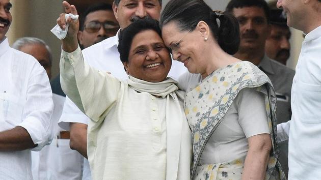 It all started in 1999 when Sonia Gandhi drove to Mayawati’s Delhi residence with a bouquet of pink flowers to wish her on her birthday.(Arijit Sen/HT Photo)