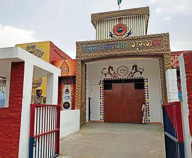 The Bhondsi jail in Gurugram. Jail authorities found a packet containing heroin stitched in a trousers during inpsection. (HT Photo) The Bhondsi jail in Gurugram. Jail authorities found a packet containing heroin stitched in a trousers during inpsection. (HT Photo)