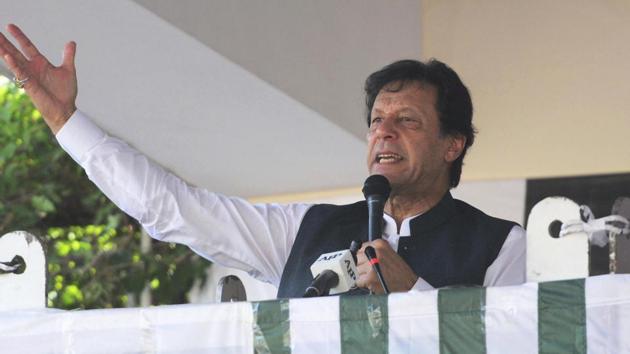 Pakistan's Prime Minister Imran Khan addresses a pro-Kashmir rally in Muzaffarabad, Pakistan Occupied Kashmir, on Set 13, 2019.(AP) Pakistan's Prime Minister Imran Khan addresses a pro-Kashmir rally in Muzaffarabad, Pakistan Occupied Kashmir, on Set 13, 2019.(AP)