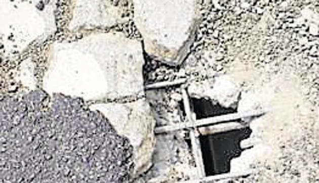 Gurugram, India- September 14, 2019: A view of the damaged Rampura flyover on the Delhi-Jaipur national highway, that broke off and fell, The Rampura flyover, located two kilometres ahead of the Kherki Daula toll, in Manesar developed cracks on Saturday morning on the carriageway carrying traffic from Jaipur towards New Delhi, in Gurugram, India, on Saturday, September 14, 2019.(Yogendra Kumar/HT PHOTO)