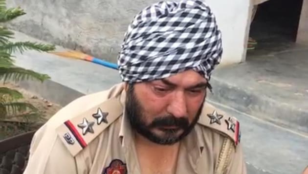 SI Baldev Singh was leading the police party that was thrashed by villagers during a raid at a house. (HT PHOTO) SI Baldev Singh was leading the police party that was thrashed by villagers during a raid at a house. (HT PHOTO)