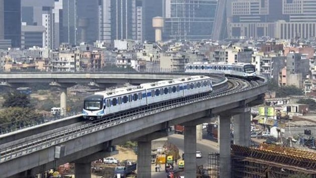 Metro provided them a certain sense of ease and security, which private cabs and auto-rickshaws did not, particularly during later hours at night. (HT image) Metro provided them a certain sense of ease and security, which private cabs and auto-rickshaws did not, particularly during later hours at night. (HT image)