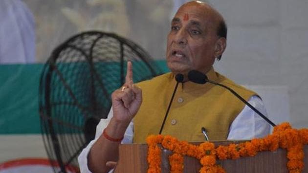 Defence minister Rajnath Singh has warned Pakistan that its policy of promoting terror will lead to its own disintegration in the future (HT Photo) Defence minister Rajnath Singh has warned Pakistan that its policy of promoting terror will lead to its own disintegration in the future (HT Photo)