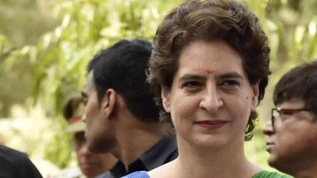 Congress general secretary Priyanka Vadra Gandhi gave a stinging response to Union Minister Santosh Gangwar for his comment on lack of quality among north Indian candidates(Ajay Aggarwal/HT PHOTO)