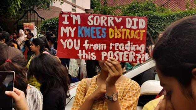College girls protesting outside college(HT) College girls protesting outside college(HT)