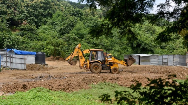 On September 13, the tree authority of the Sena-controlled Brihanmumbai Municipal Corporation (BMC) gave the final nod to axe 2,185 trees and transplant 461 trees on the plot where the car depot has been proposed. (HT FILE) On September 13, the tree authority of the Sena-controlled Brihanmumbai Municipal Corporation (BMC) gave the final nod to axe 2,185 trees and transplant 461 trees on the plot where the car depot has been proposed. (HT FILE)