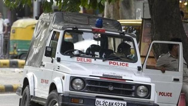 ASI Jeetender Singh was on traffic duty on November 13, 2018 when he signalled a tempo driver to stop for violating traffic rules. Instead of stopping the vehicle, the driver tried to run him over. Jeetender Singh held on to the handle of the speeding vehicle but later fell down and died, the government said. (HT FILE) ASI Jeetender Singh was on traffic duty on November 13, 2018 when he signalled a tempo driver to stop for violating traffic rules. Instead of stopping the vehicle, the driver tried to run him over. Jeetender Singh held on to the handle of the speeding vehicle but later fell down and died, the government said. (HT FILE)