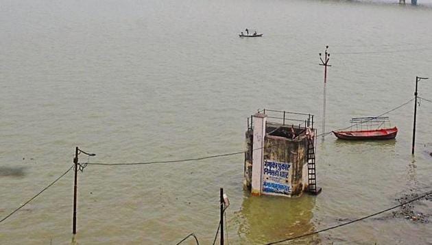 A view of the swollen Ganga river in Prayagraj, September 18, 2019. (HT Photo) A view of the swollen Ganga river in Prayagraj, September 18, 2019. (HT Photo)