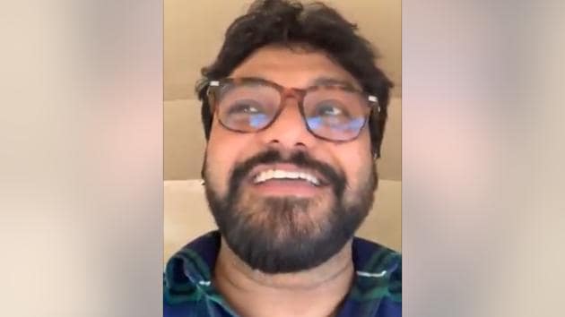 Not only did Supriyo take an auto-rickshaw, he recorded his ride and shared it on Twitter.(Twitter/Babul Supriyo)