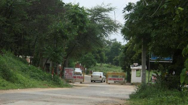 This latest development comes in response to a petition by the former sarpanch of Manesar panchayat Ram Avtar Yadav. The petition was filed earlier this year to highlight unauthorised construction by the police on Aravalli land. (HT FILE) This latest development comes in response to a petition by the former sarpanch of Manesar panchayat Ram Avtar Yadav. The petition was filed earlier this year to highlight unauthorised construction by the police on Aravalli land. (HT FILE)