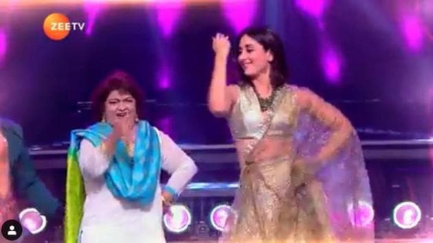 Saroj Khan and Kareena Kapoor recreate Dil Mera Muft Ka on Dance India Dance sets.